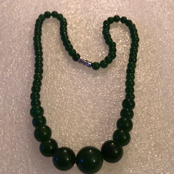 Vintage Jewelry - Vintage jade necklace